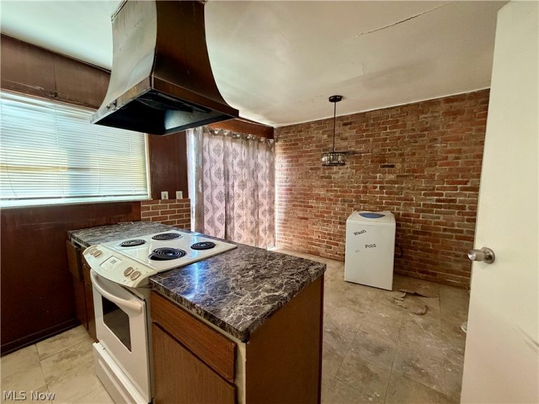 11 Trenton Square #T27, Euclid, OH - Photo 5