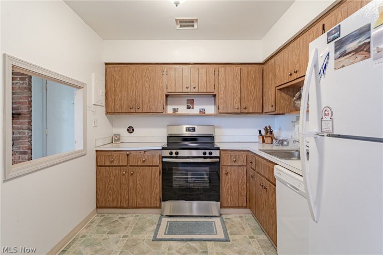 2720 Pease Drive #219N, Rocky River, OH - Photo 8