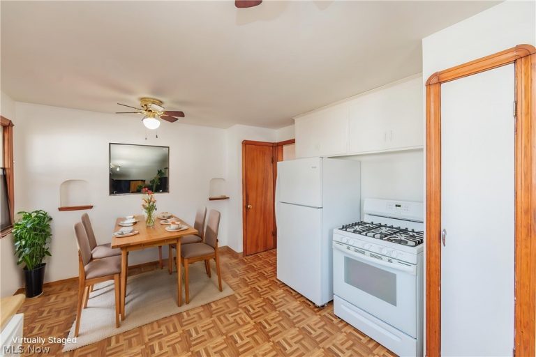 18119 Windward Road, Cleveland, OH - Photo 6