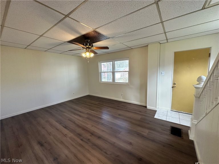 314 Adolphus Street, Chester, WV - Photo 4