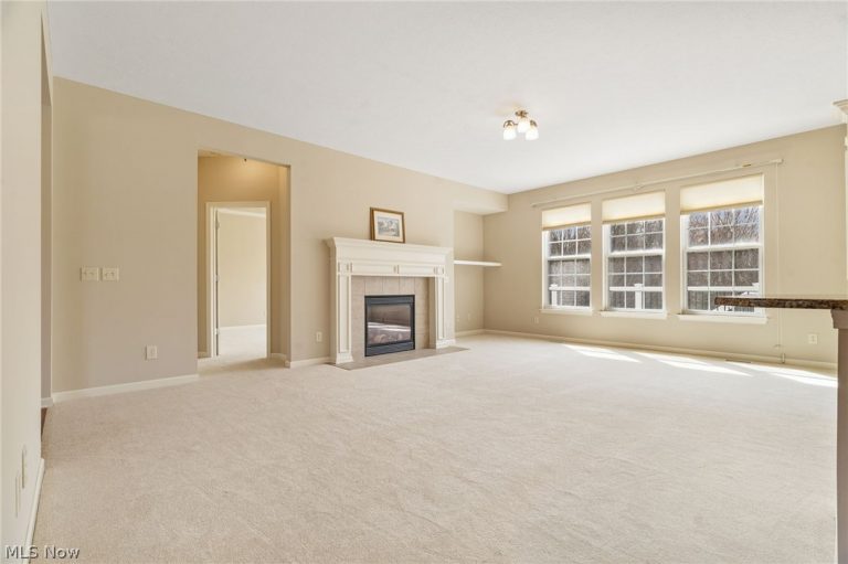 3196 Dunstone Circle, Akron, OH - Photo 6