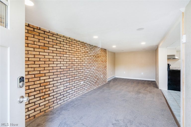 49215 Purinton Avenue, East Liverpool, OH - Photo 4