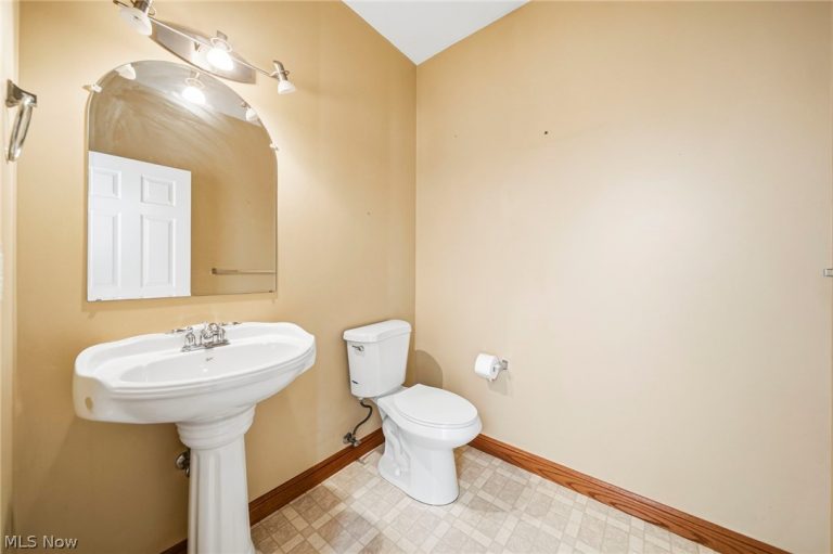783 Outrigger Cove, Painesville Twp, OH - Photo 5