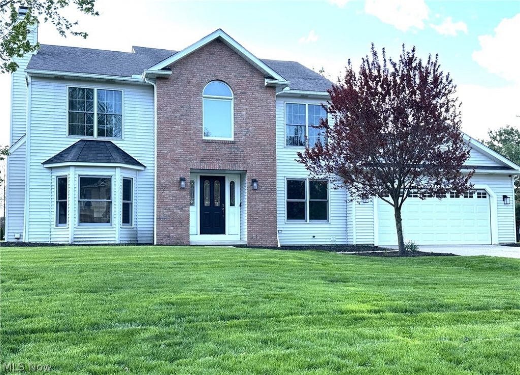 723 Sawmill Drive, Avon Lake, OH
