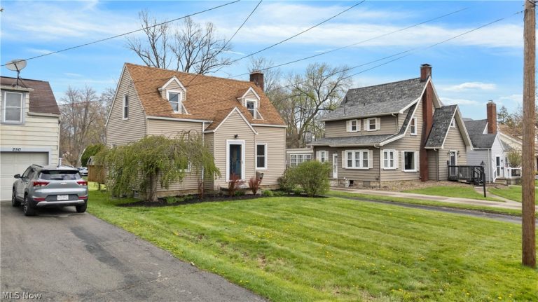 246 Oakley Avenue, Boardman, OH - Photo 2