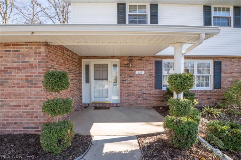 229 Rosanna Avenue, Strasburg, OH - Photo 2