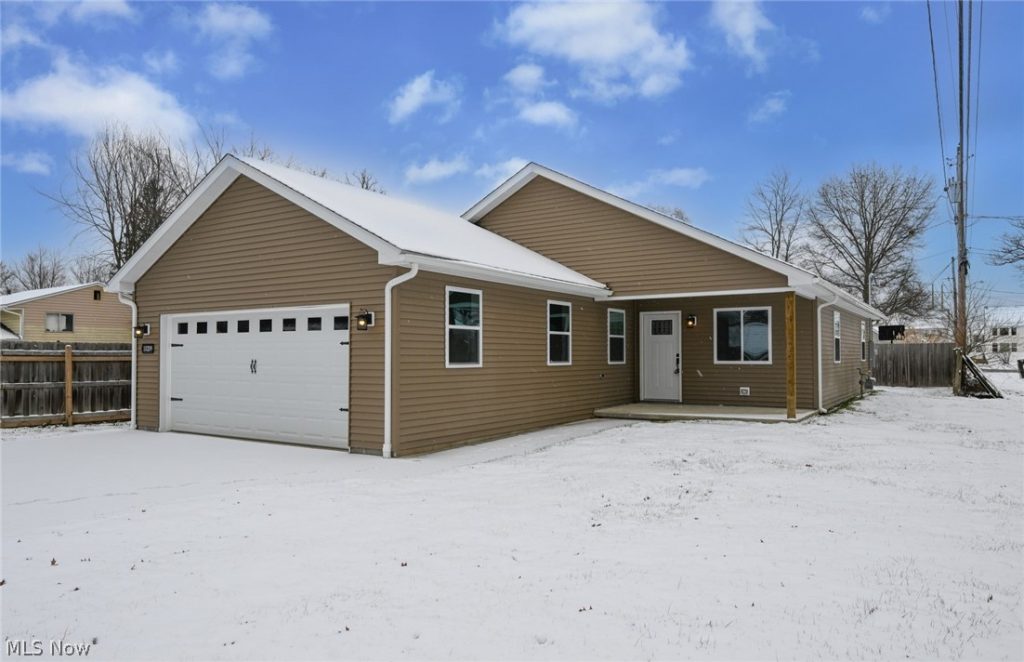 10209 Bryant Avenue, Columbia Station, OH