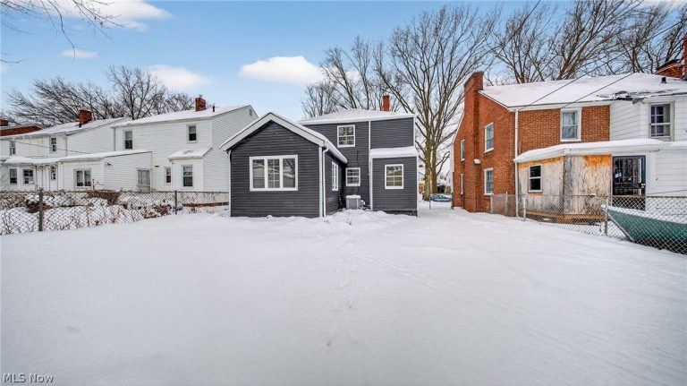 16811 Invermere Avenue, Cleveland, OH - Photo 5