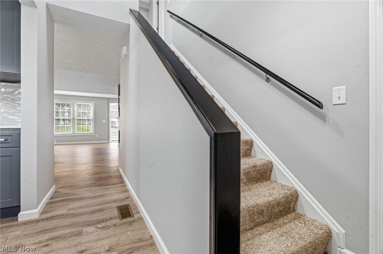 114 Ledbury Circle, Canton, OH - Photo 3