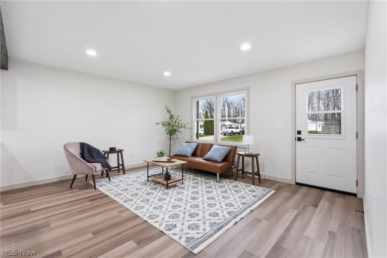 176 Grace Avenue, Barberton, OH - Photo 8