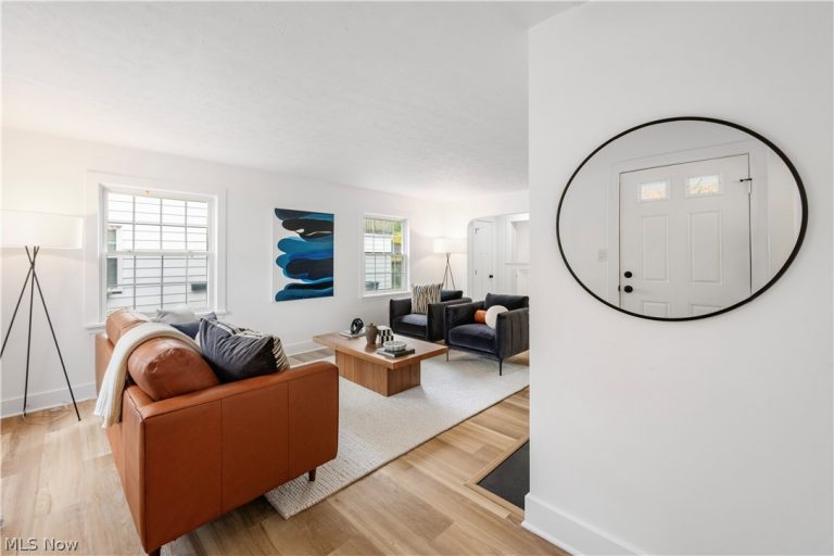 3750 Bainbridge Road, Cleveland Heights, OH - Photo 8