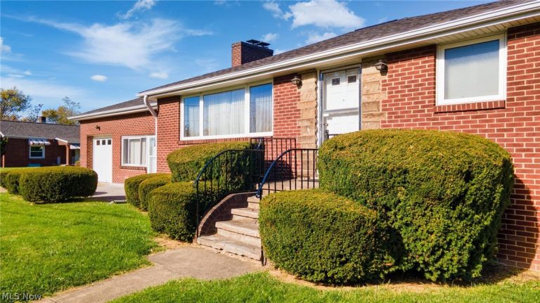 162 Locust Lane, Follansbee, WV - Photo 3