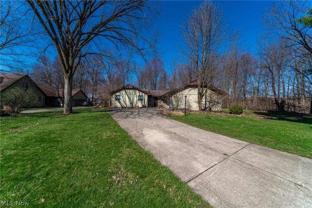 19717 Sagamore Road, Walton Hills, OH