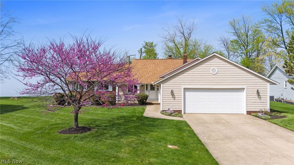 59 Lakehurst Drive, Eastlake, OH