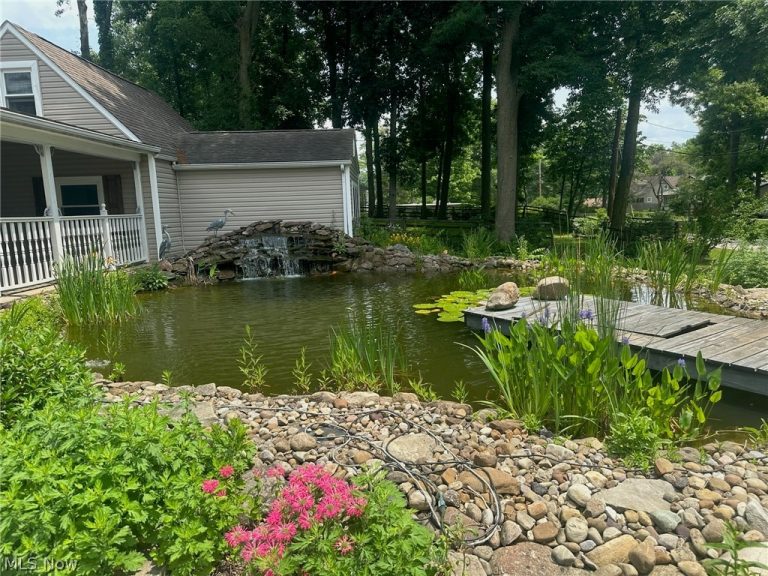 549 Perry Road, Tallmadge, OH - Photo 2