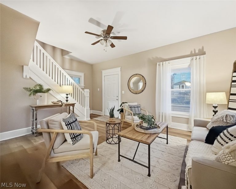 702 Dickson Street, Youngstown, OH - Photo 3