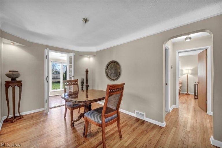 4497 Ranchview Avenue, North Olmsted, OH - Photo 8