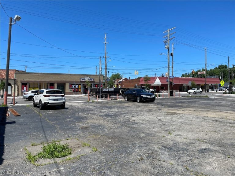 751 185th Street, Cleveland, OH - Photo 8