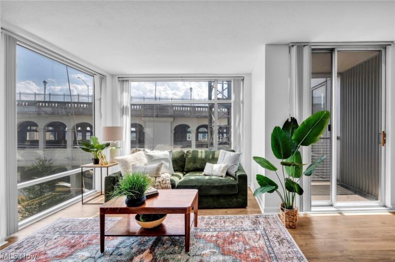 2222 Detroit Avenue #504, Cleveland, OH - Photo 4