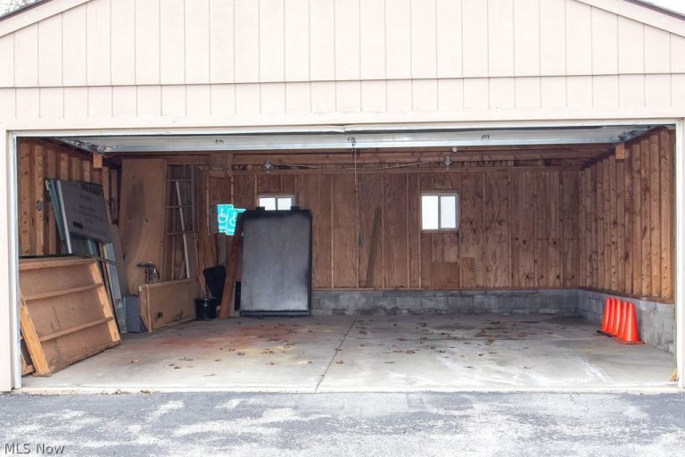 24 Sexton Street, Struthers, OH - Photo 4