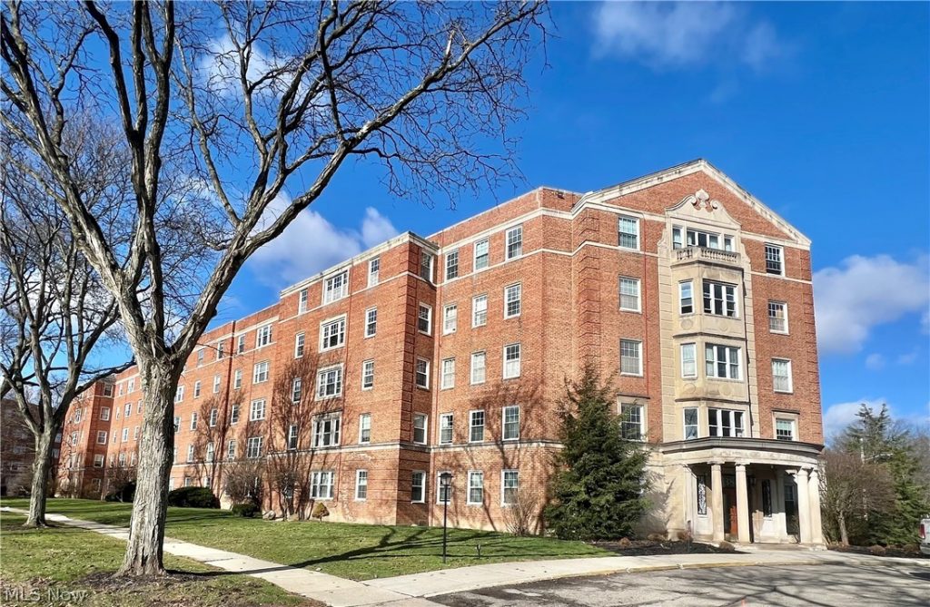13800 Fairhill Road #105, Shaker Heights, OH