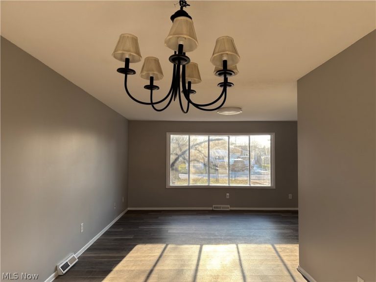 114 Timberlane Drive, Elyria, OH - Photo 4