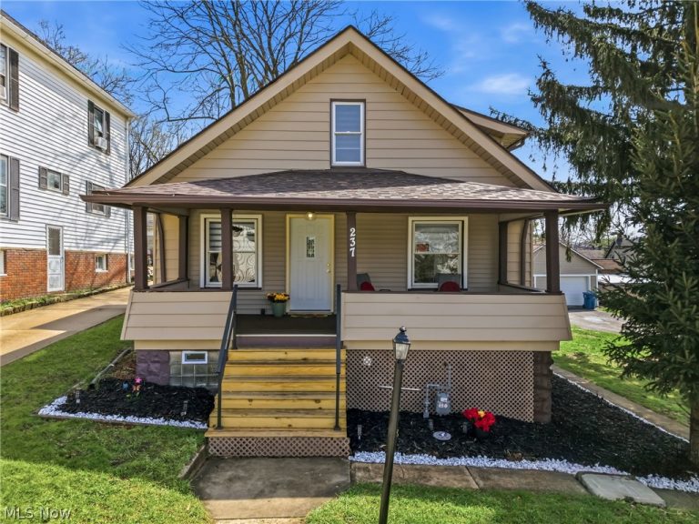 237 Watson Street, Lowellville, OH - Photo 2