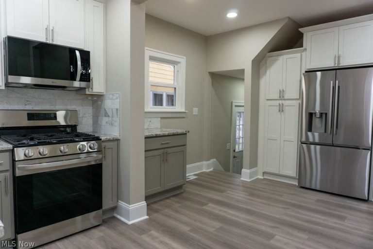 3970 Monticello Boulevard, Cleveland Heights, OH - Photo 3