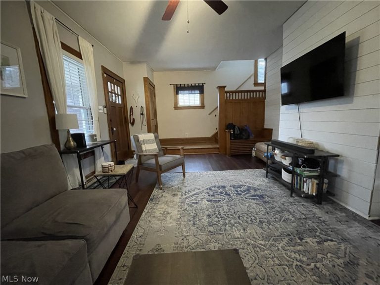 630 Oakland Boulevard, Cambridge, OH - Photo 2