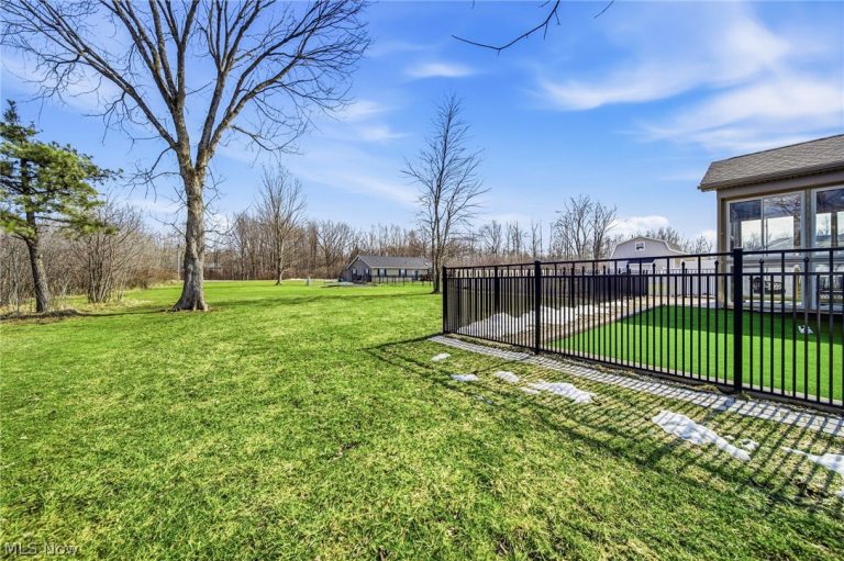 537 Rome Rock Creek Road, Roaming Shores, OH - Photo 6