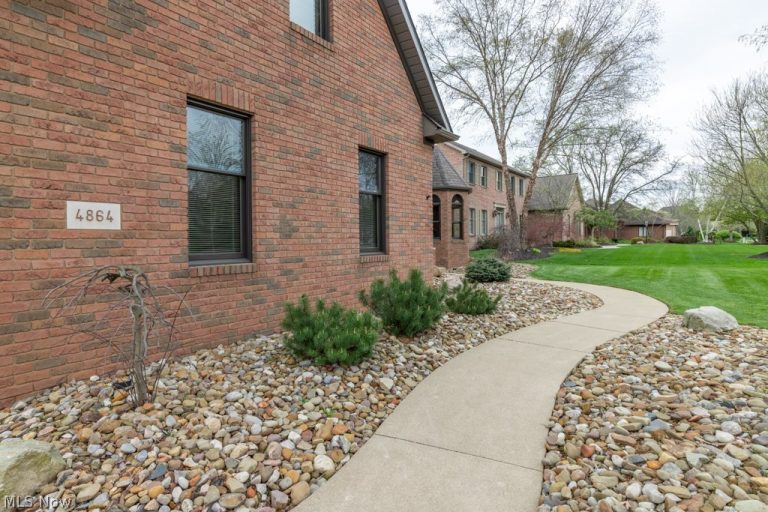 4864 Armandale Avenue, Canton, OH - Photo 3