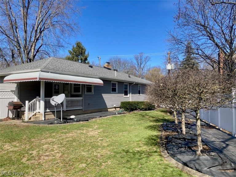 2305 Schenley Avenue, Youngstown, OH - Photo 8