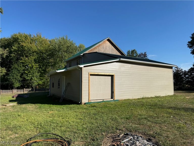 1939 Waterford Road, East Palestine, OH - Photo 8