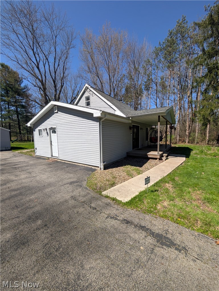 3032 Bell Wick Rd, Hubbard, OH - Photo 3