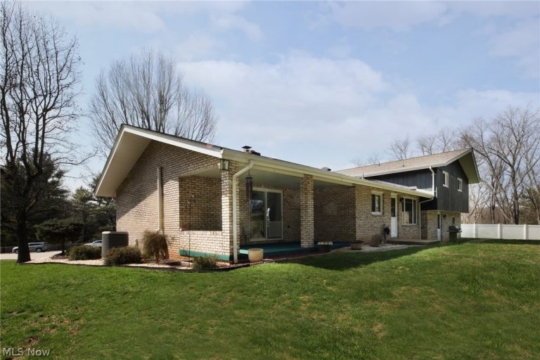 268 Kingsview Drive, Weirton, WV - Photo 3