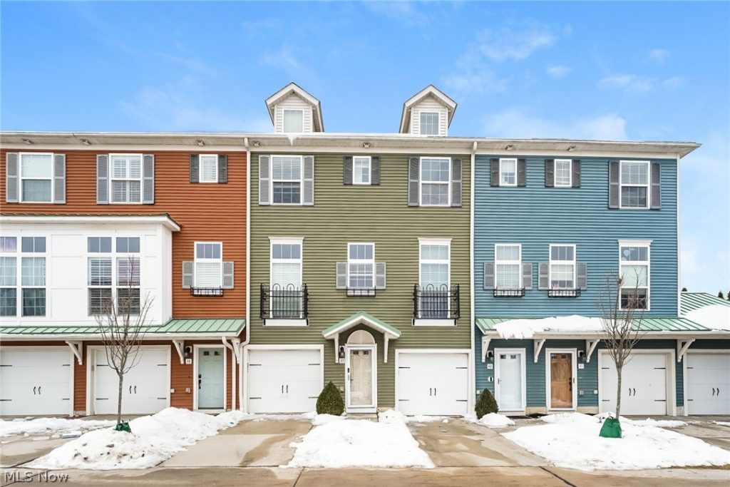 39 Grandview Drive, Rocky River, OH