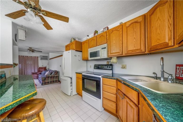 2540 Mahoning Avenue, Alliance, OH - Photo 6