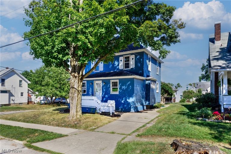 203 Hager Street, Hubbard, OH - Photo 2