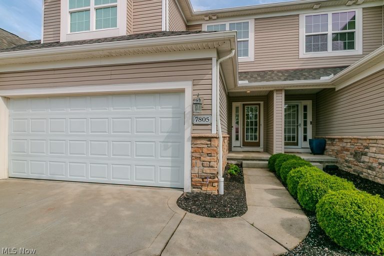 7805 Overton Drive, Mentor, OH - Photo 2