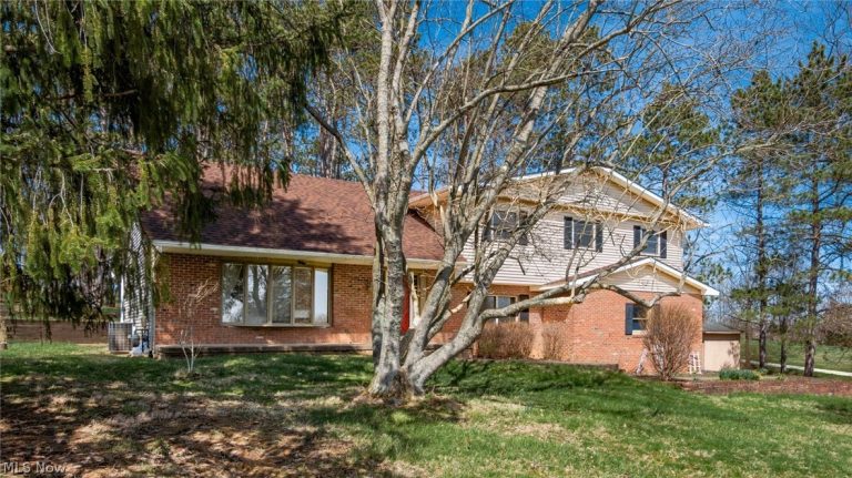 2695 Ash Meadows Boulevard, Zanesville, OH - Photo 3