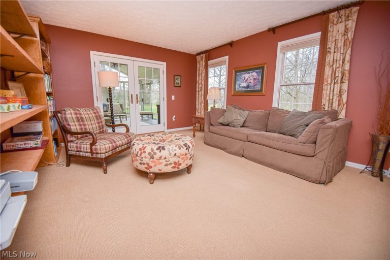 4702 Paradise Road, Seville, OH - Photo 6