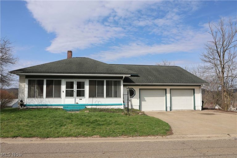 662 Monroe Street, Millersburg, OH - Photo 4