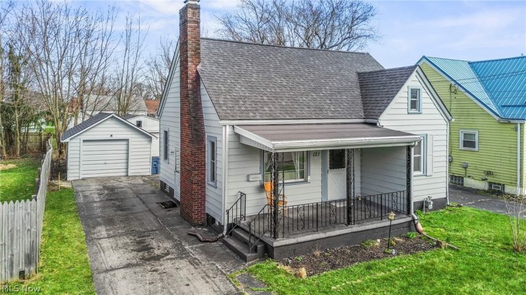 121 Princess Street, Campbell, OH - Photo 2