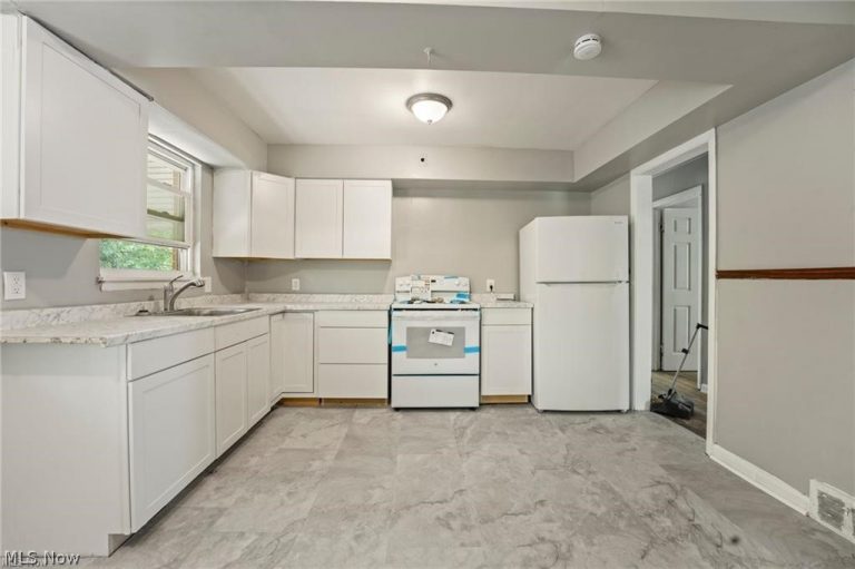 14625 Milverton Road, Cleveland, OH - Photo 5