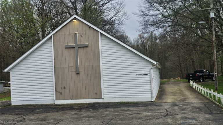 48443 Russia Road, Amherst, OH - Photo 2