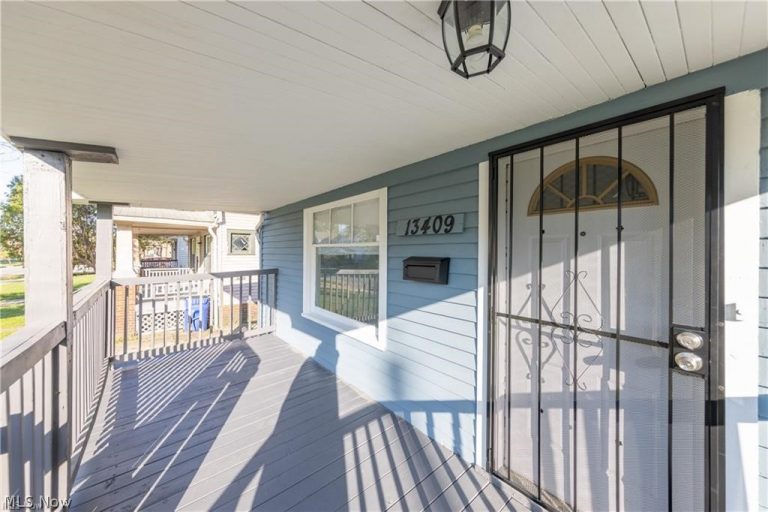 13409 Bartlett Avenue, Cleveland, OH - Photo 2