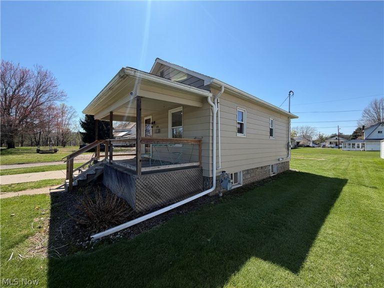 438 Nugent Street, Newcomerstown, OH - Photo 3
