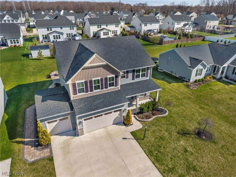 36590 Gladstone Mill Drive, North Ridgeville, OH - Photo 3