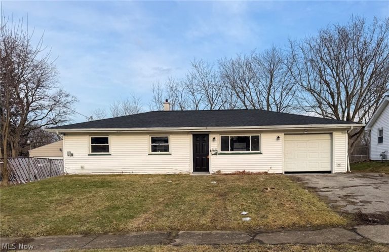 3232 Elmhill Drive, Warren, OH, 44485