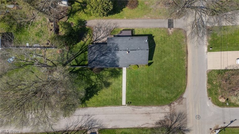 888 Orchard Avenue, Barberton, OH - Photo 5